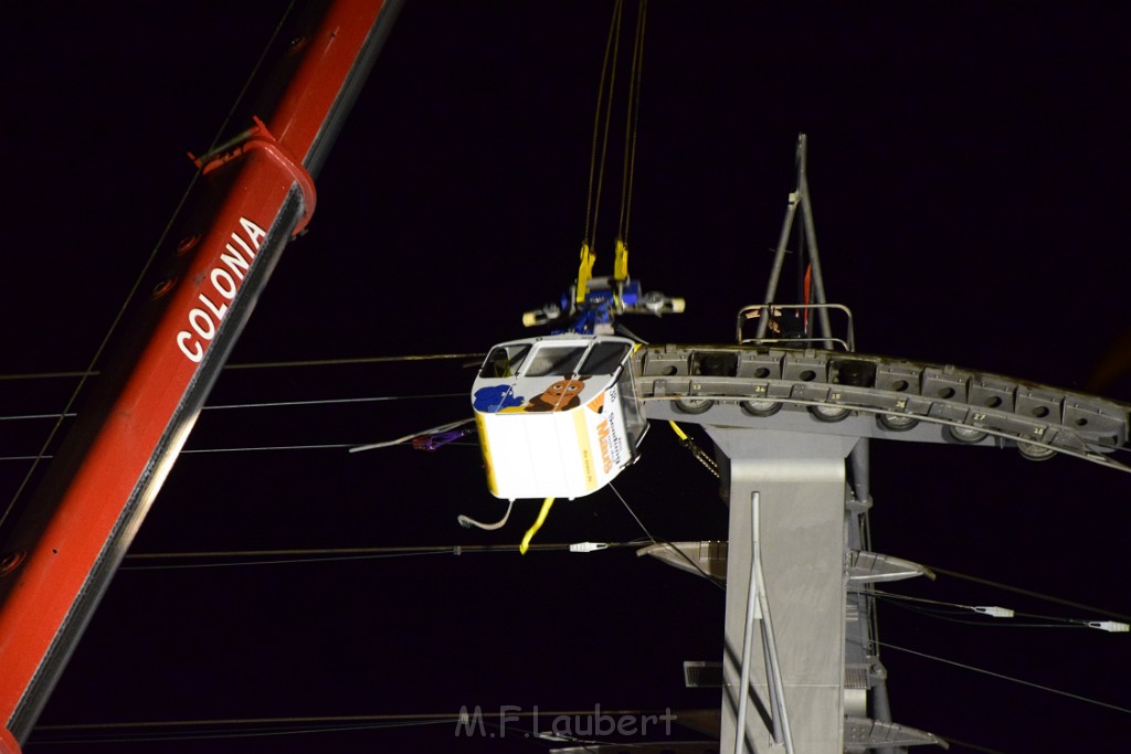 Koelner Seilbahn Gondel blieb haengen Koeln Linksrheinisch P943.JPG - Miklos Laubert